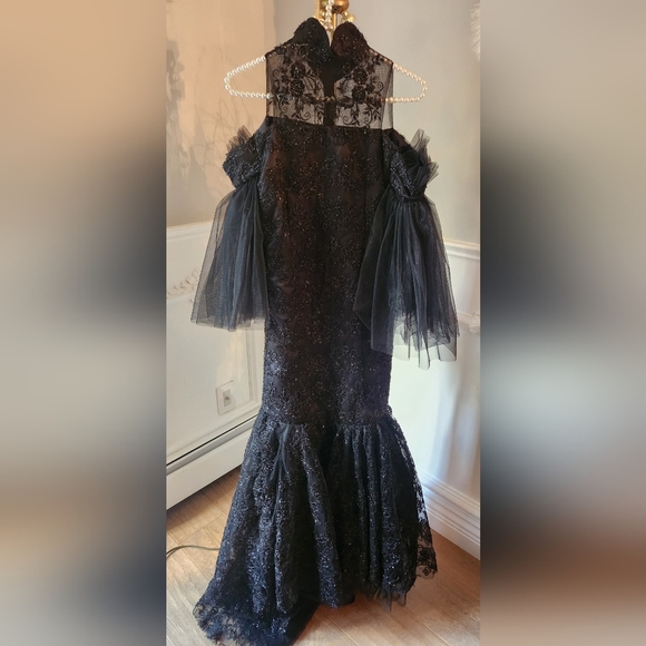 Stunning girls black lace mermaid gown size 8/10 new custom made - Picture 1 of 6